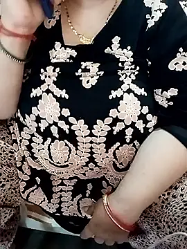 Snapshot of Simran_008 chatting on February 2026 03:39:01 AM Simran 008 online show from February 2026 03:39:01 AM