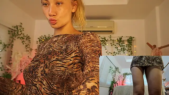 Snapshot of AuggieRich chatting on February 2026 05:16:02 AM AuggieRich online show from February 2026 05:16:02 AM