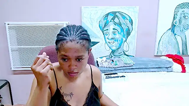 TyraHotxxx online show from May 2026 01:12:01 AM