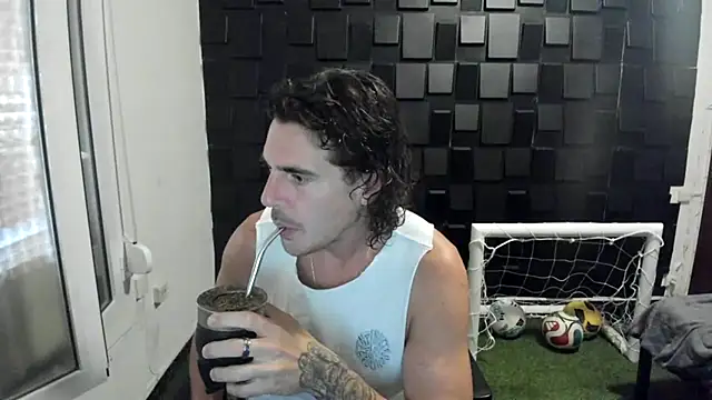 Snapshot of joaquin420_hot chatting on June 2026 06:08:01 AM joaquin420 hot online show from June 2026 06:08:01 AM