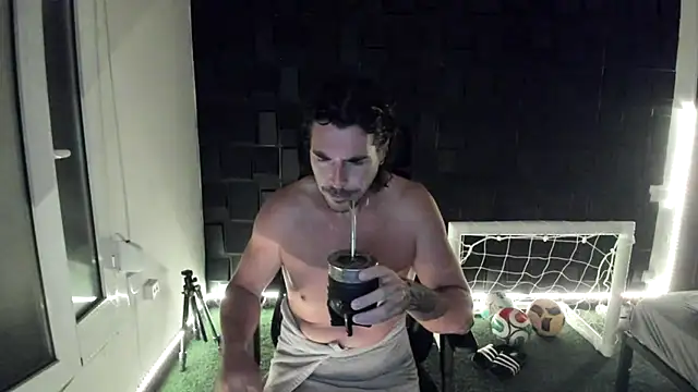 Snapshot of joaquin420_hot chatting on July 2026 06:18:01 AM joaquin420 hot online show from July 2026 06:18:01 AM