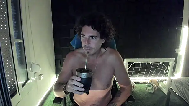 Snapshot of joaquin420_hot chatting on July 2026 05:03:02 AM joaquin420 hot online show from July 2026 05:03:02 AM