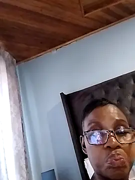 Snapshot of KINKYDOLL4U chatting on February 2026 09:39:02 AM KINKYDOLL4U online show from February 2026 09:39:02 AM