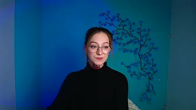 Snapshot of Esmi_Winter chatting on February 2026 06:14:02 AM Esmi Winter online show from February 2026 06:14:02 AM