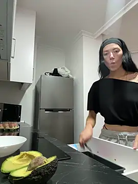 Karmenlovex online show from March 2026 02:13:02 PM