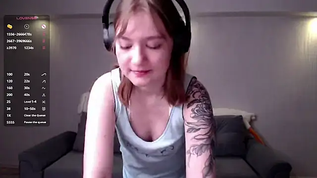 Snapshot of Mirrrra1 chatting on February 2026 09:04:01 PM Mirrrra1 online show from February 2026 09:04:01 PM