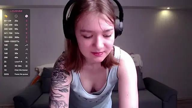 Snapshot of Mirrrra1 chatting on February 2026 09:38:02 PM Mirrrra1 online show from February 2026 09:38:02 PM