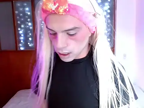 Snapshot of DanniHotBoy02 chatting on February 2026 07:15:02 PM DanniHotBoy02 online show from February 2026 07:15:02 PM