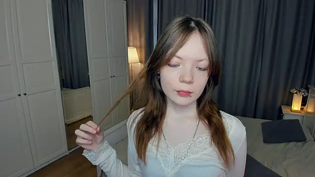 Snapshot of LavenderMitten chatting on February 2026 05:19:02 AM LavenderMitten online show from February 2026 05:19:02 AM