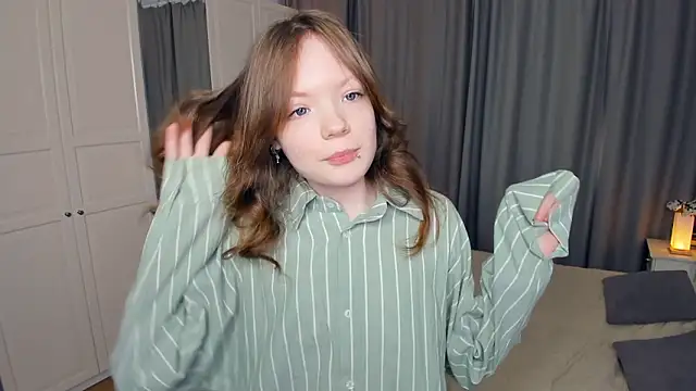 Snapshot of LavenderMitten chatting on February 2026 07:08:02 AM LavenderMitten online show from February 2026 07:08:02 AM