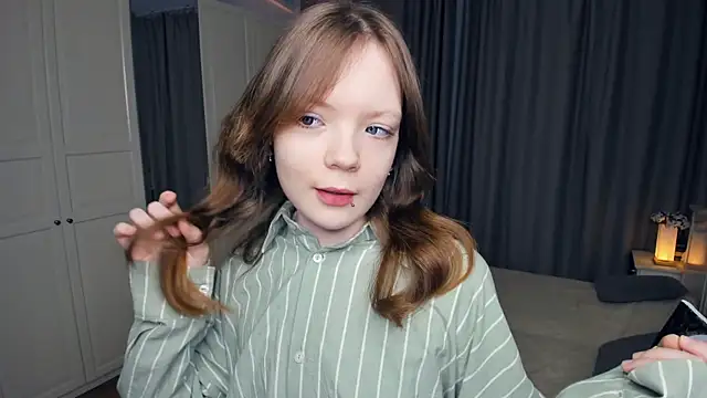 Snapshot of LavenderMitten chatting on February 2026 05:07:02 AM LavenderMitten online show from February 2026 05:07:02 AM