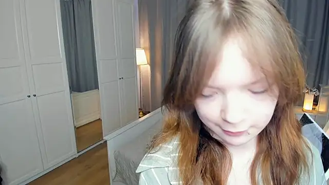 Snapshot of LavenderMitten chatting on March 2026 05:09:02 AM LavenderMitten online show from March 2026 05:09:02 AM