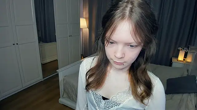 Snapshot of LavenderMitten chatting on March 2026 07:15:01 AM LavenderMitten online show from March 2026 07:15:01 AM