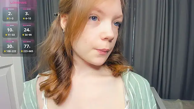 Snapshot of LavenderMitten chatting on June 2026 05:42:02 AM LavenderMitten online show from June 2026 05:42:02 AM