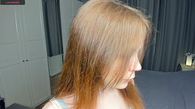 Snapshot of LavenderMitten chatting on July 2026 05:32:01 AM LavenderMitten online show from July 2026 05:32:01 AM