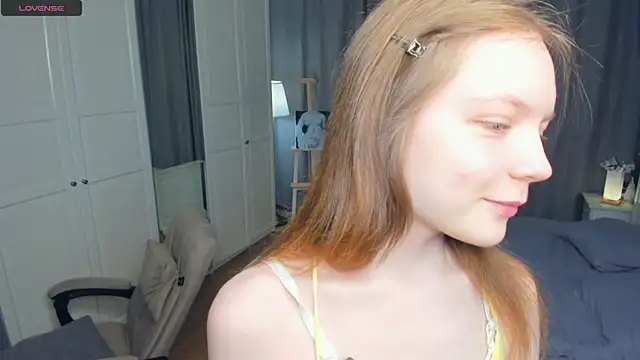 Snapshot of LavenderMitten chatting on July 2026 05:38:02 AM LavenderMitten online show from July 2026 05:38:02 AM