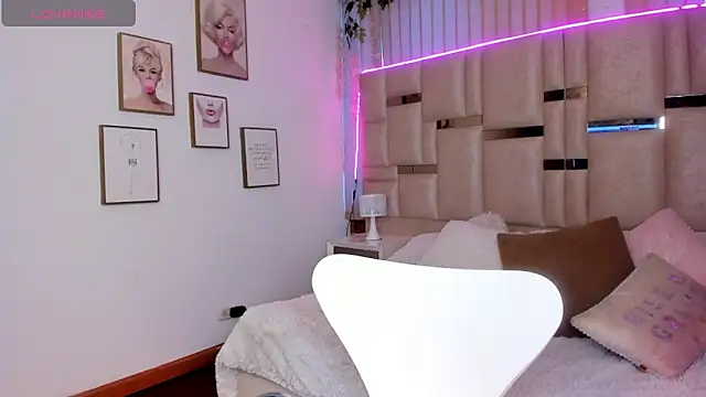 Maya-jhons online show from February 2026 11:29:01 AM