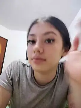 Aurora Pearl online show from March 2026 12:07:02 AM