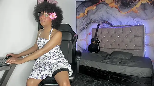 Snapshot of CataleyaMoon_ chatting on May 2026 07:19:01 PM CataleyaMoon online show from May 2026 07:19:01 PM