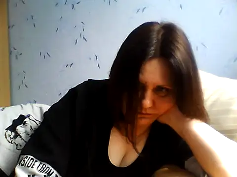 LockyCharm111 online show from April 2026 10:26:01 AM