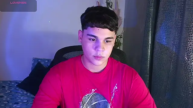 Snapshot of eithan_jonnes chatting on February 2026 09:05:02 PM eithan jonnes online show from February 2026 09:05:02 PM