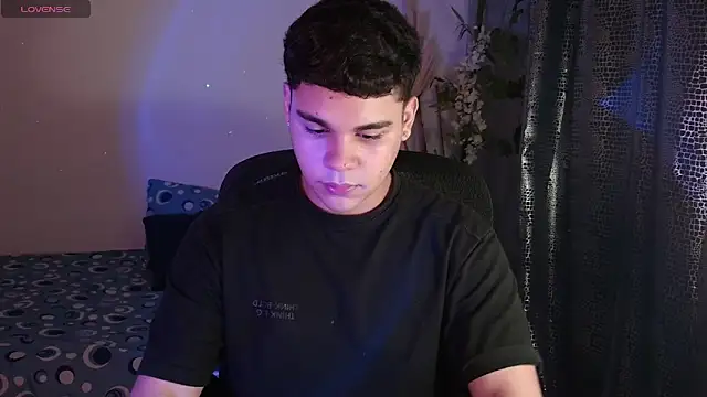 eithan jonnes online show from March 2026 08:27:02 PM