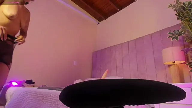 Ashley Beaomunt online show from April 2026 11:11:02 AM