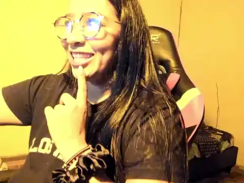 Snapshot of QueenNyxx chatting on March 2026 06:03:01 PM QueenNyxx online show from March 2026 06:03:01 PM