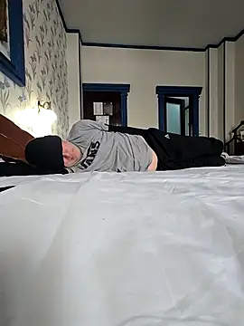 Snapshot of sk8brd_snwbrd_no_snitch chatting on February 2026 11:51:01 AM sk8brd snwbrd no snitch online show from February 2026 11:51:01 AM