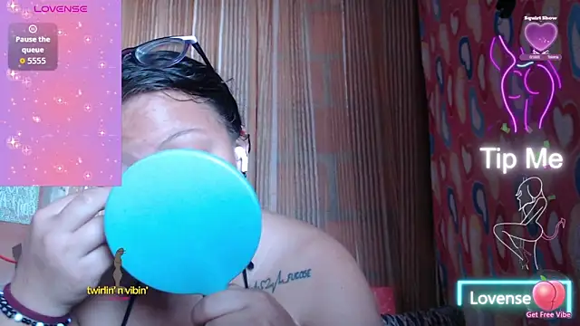 Snapshot of vanuslovelatina chatting on April 2026 10:25:02 PM vanuslovelatina online show from April 2026 10:25:02 PM