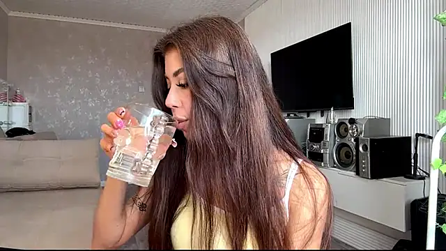 You Club Winx online show from April 2026 07:13:02 AM