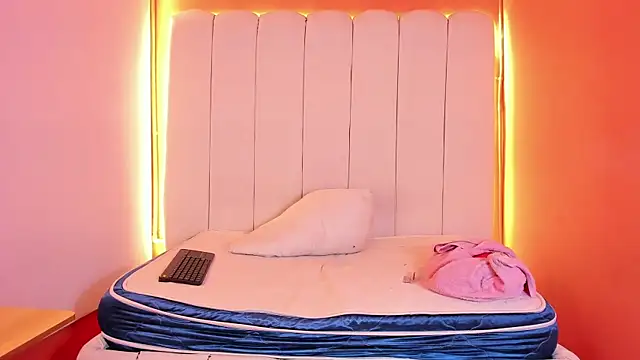 Snapshot of NaughtyVibes_OS chatting on February 2026 01:48:02 PM NaughtyVibes OS online show from February 2026 01:48:02 PM