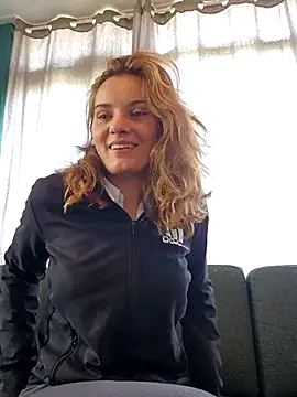 sweetsophie69 online show from May 2026 03:20:02 PM