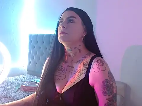 mia vantt online show from February 2026 07:10:01 PM