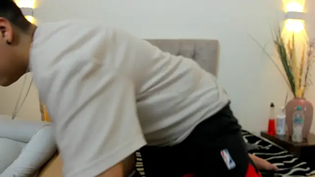 Gaia n Nix online show from April 2026 04:20:02 AM