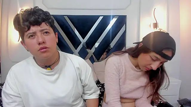 Gaia n Nix online show from April 2026 04:49:02 AM