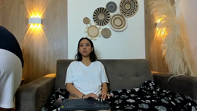 Gaia n Nix online show from May 2026 03:15:02 AM