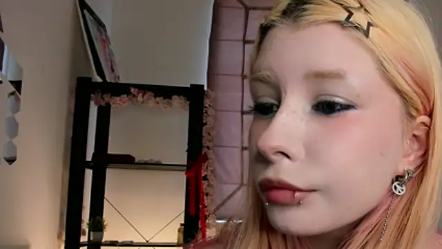 WarmAtEdges online show from April 2026 02:47:01 PM