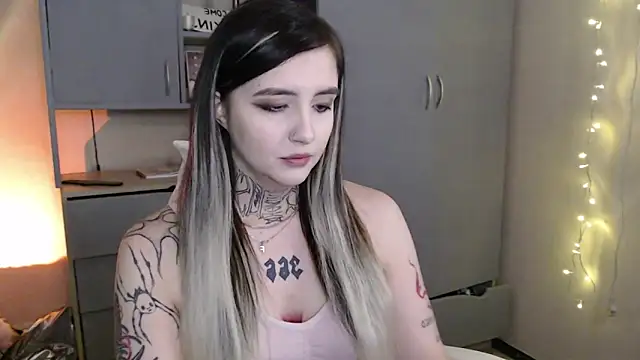 Rin Tozier online show from February 2026 03:06:01 AM