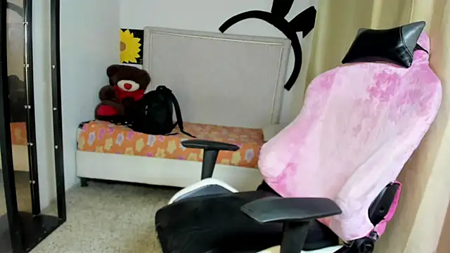 Top and bottom online show from April 2026 08:14:02 PM