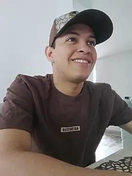 Top and bottom online show from June 2026 08:11:02 PM
