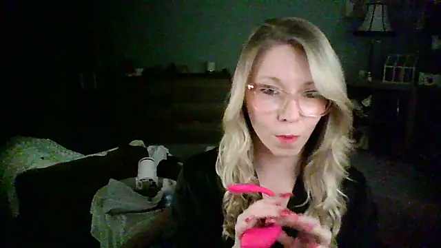 NikkiB653466 online show from February 2026 12:06:01 AM