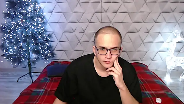 Pure Aura online show from February 2026 09:33:02 PM