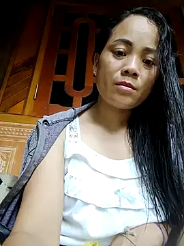 Snapshot of molly-xx chatting on June 2026 03:47:02 AM molly-xx online show from June 2026 03:47:02 AM