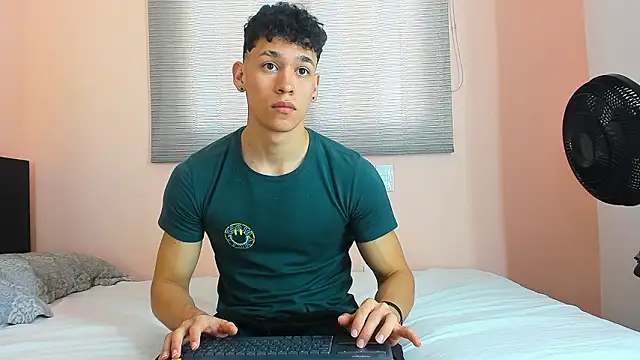 Snapshot of Muscle__Myke chatting on February 2026 01:10:01 PM Muscle Myke online show from February 2026 01:10:01 PM