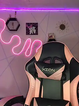 Snapshot of Violeta_R_ chatting on February 2026 12:49:01 PM Violeta R online show from February 2026 12:49:01 PM