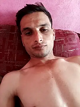 Snapshot of Beinghorny83 chatting on February 2026 06:32:01 AM Beinghorny83 online show from February 2026 06:32:01 AM