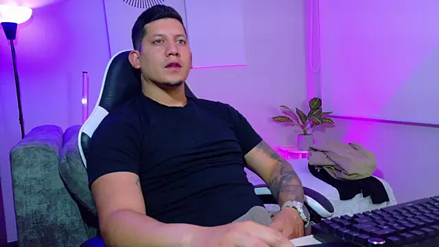  robertobaggioo online show from July 2026 12:36:02 PM