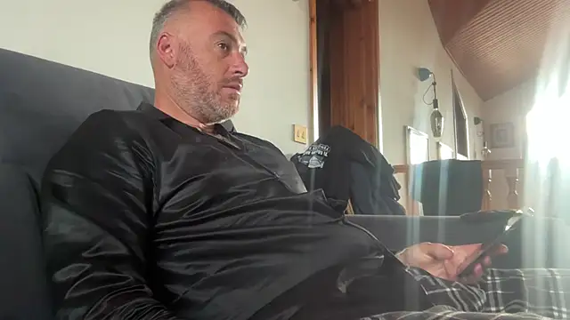 marcovik1 online show from April 2026 07:04:01 AM