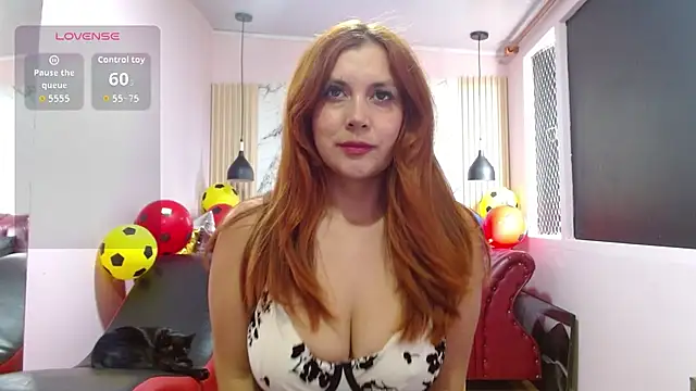 Snapshot of Eve_Bennett chatting on July 2026 06:23:01 PM Eve Bennett online show from July 2026 06:23:01 PM